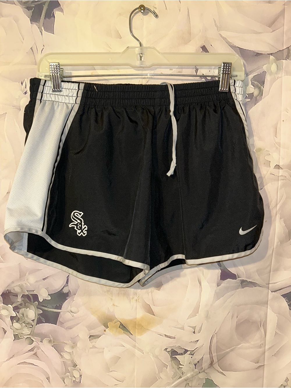 Chicago White Sox Running Shorts Womens Large Black White Nike Lined DriFit